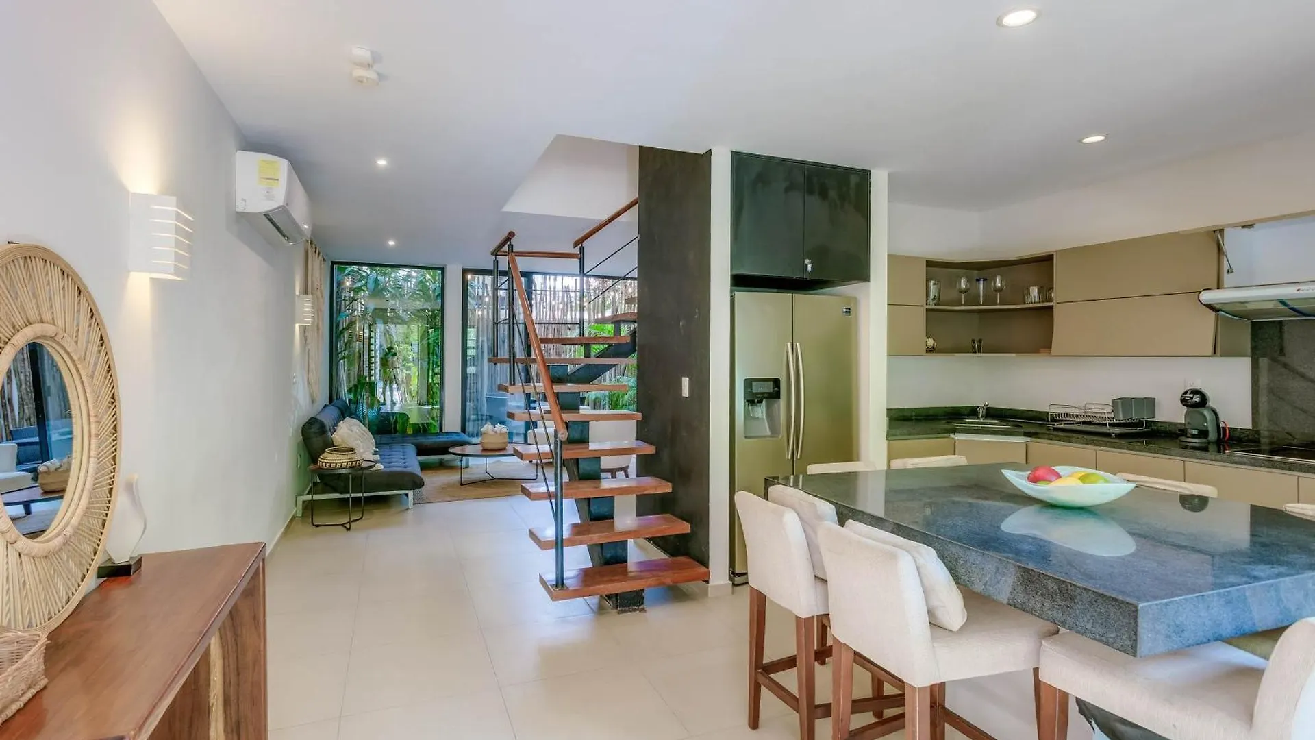 Дом отдыха Beautiful Villa With Private Jacuzzi In Aldea Zama Тулум
